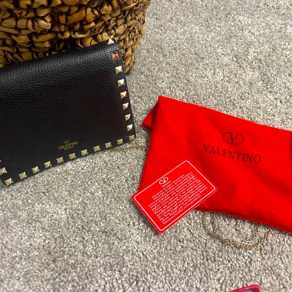 Mini Valentino purse.  Excellent condition - Picture 2 of 6